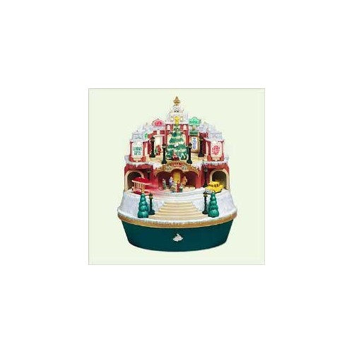 Hallmark 2005 City Sidewalks Magic Ornament QLX7635