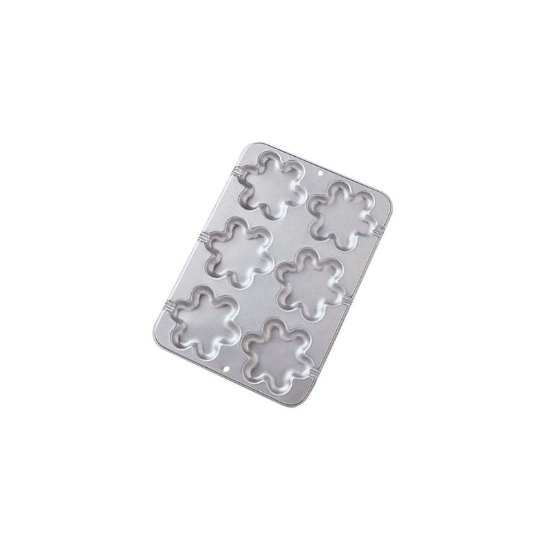 Wilton Blossom Cookie Treat Pan, 3 1/2 in. diameter x 1/4 Inch Deep.