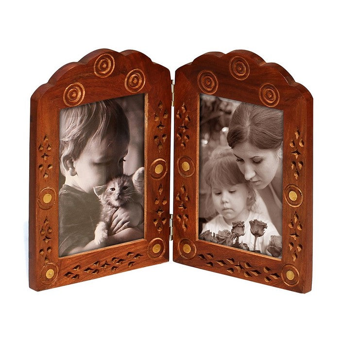 Hand carved Mango wood Hinged Double Photo Frame for 4 x 6 inches Pictures, Brown