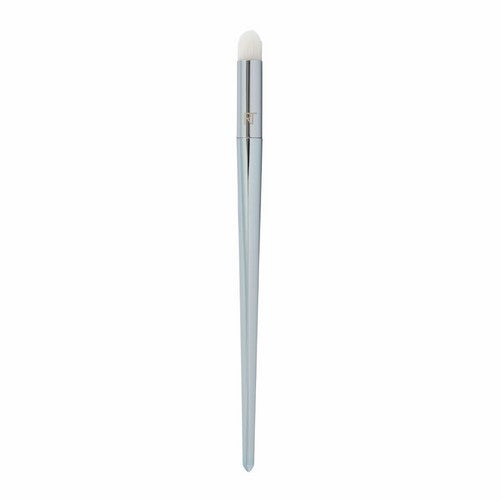 Real Techniques 201 Pointed Crease Brush, 2.358 Ounce, Ideal for Powder, Cream, and Glitter Eye Shadows, with Ultra Plush Custom Cut Synthetic Taklon Bristles