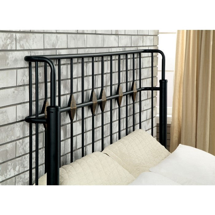 California King Bed with Thin Metal Spindle Headboard And Footboard, Black
