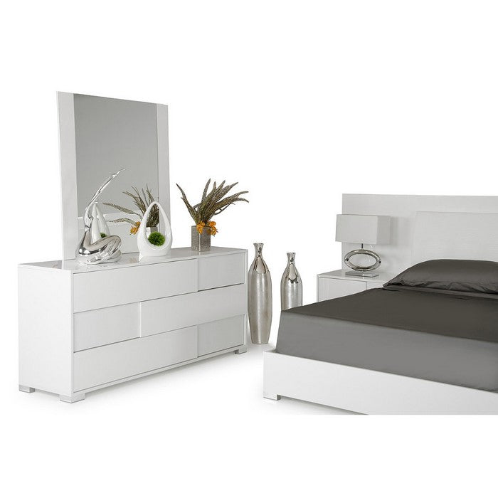 Vertically Wooden Framed Mirror in Modern Style, White