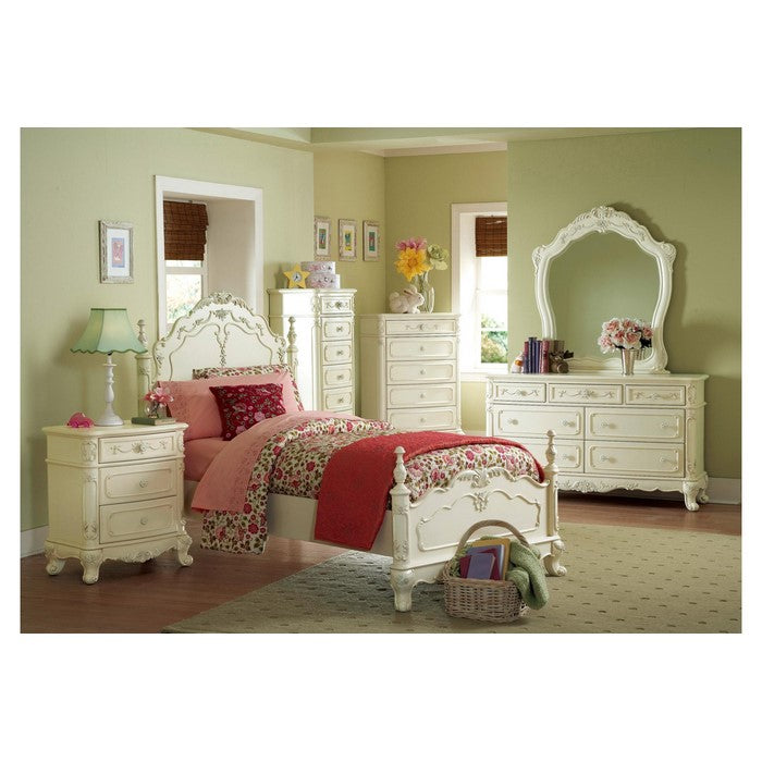 Traditional Style Wooden Dresser with Spacious Drawers, White