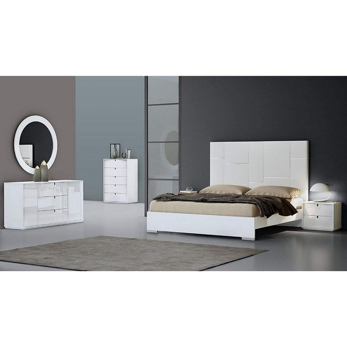 Wooden Dresser with Three Drawers and Two Cabinet, White