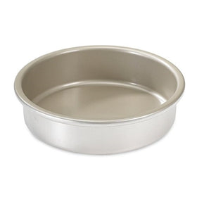 Nordic Ware 46950AMZ Natural Aluminum NonStick Commercial Round Layer Cake Pan, Exterior Dimensions 9.63 x 9.63 x 2.5 Inches