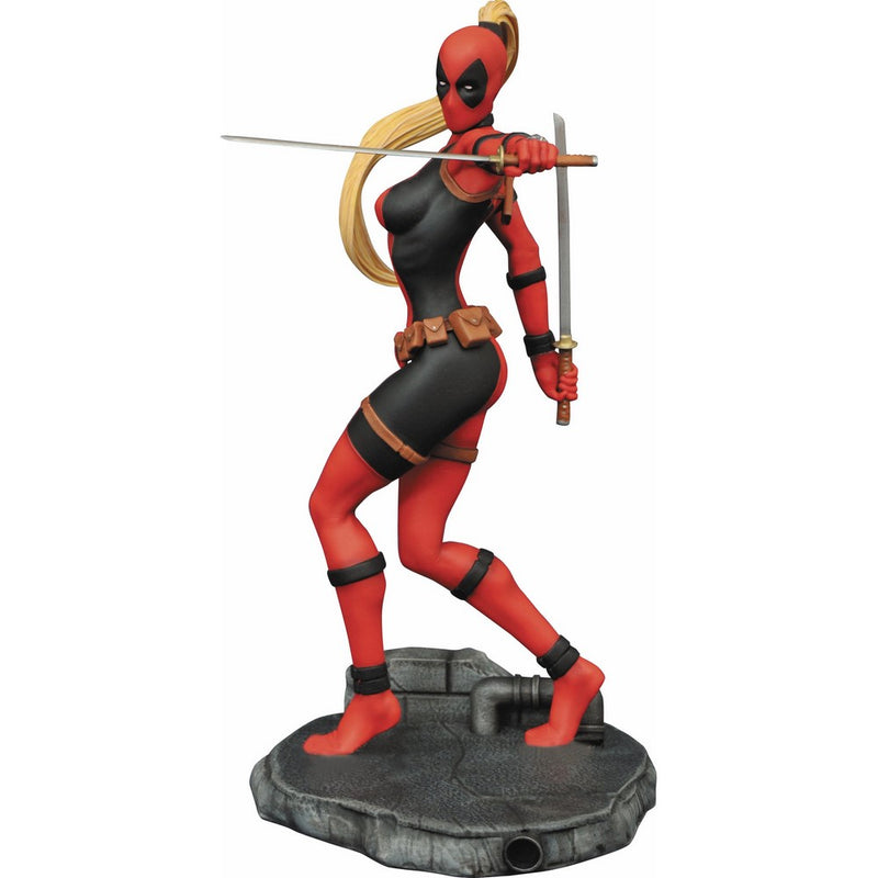 Diamond Select Toys Marvel Gallery Lady Deadpool PVC Figure