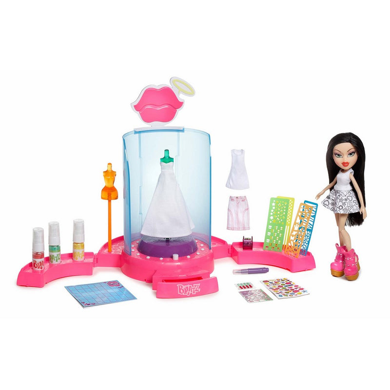 Bratz Create It Yourself Fashion Playset (with Doll)