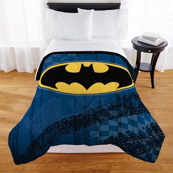 Warner Brothers 72 x 86 Batman Guardian Speed Reversible Microfiber Comforter, Twin/Full